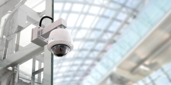 Reformas Integrales de Tiendas y Locales  Comerciales en Lleida · Instalación Sistemas de Seguridad y Videovigilancia